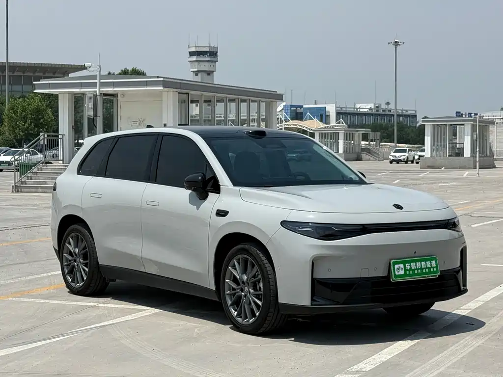 Leapmotor Leapmotor C10 — миниатюра 3