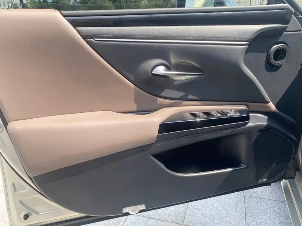 Lexus ES — миниатюра 4