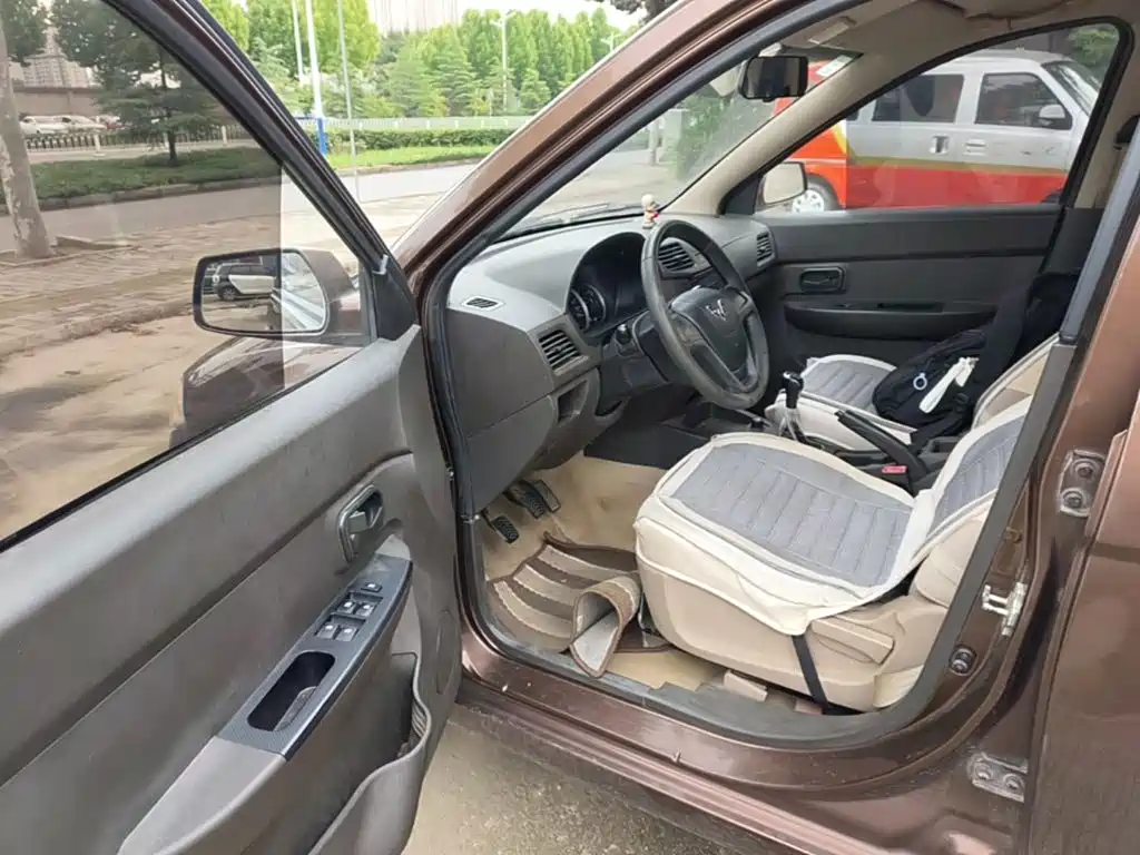 Wuling Hongguang — миниатюра 16