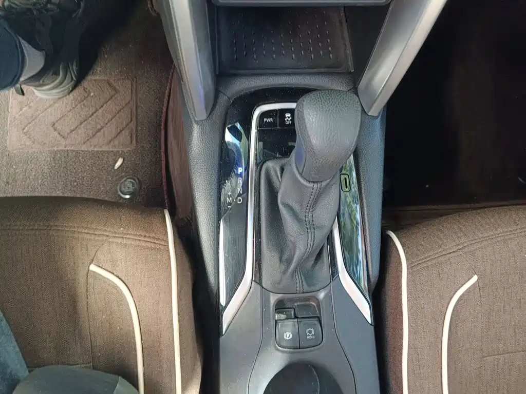 Toyota Corolla Cross — миниатюра 10