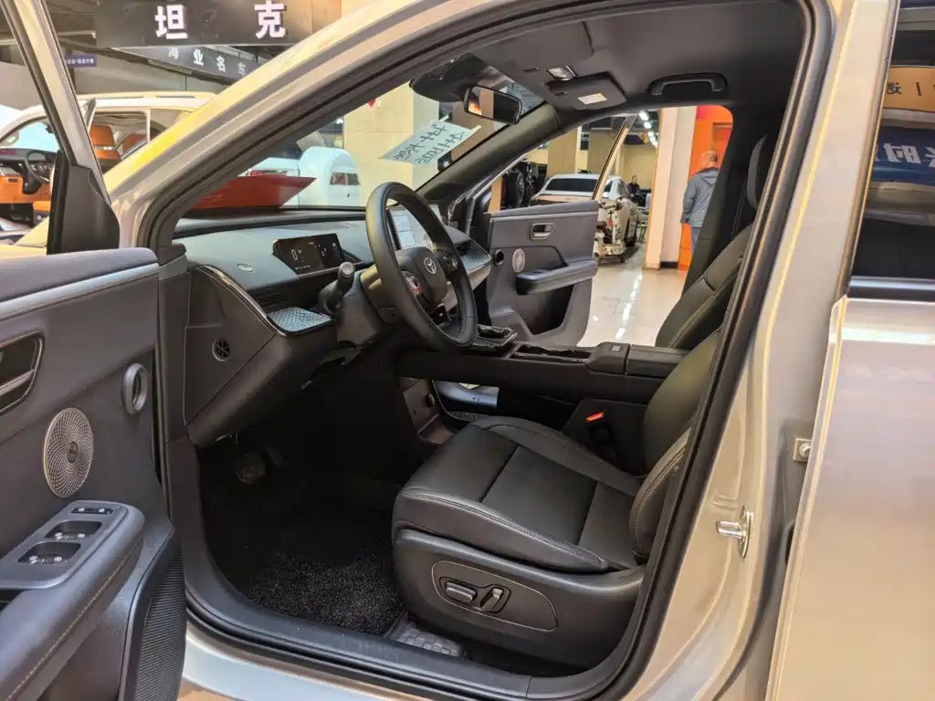 Toyota bZ3X — миниатюра 5