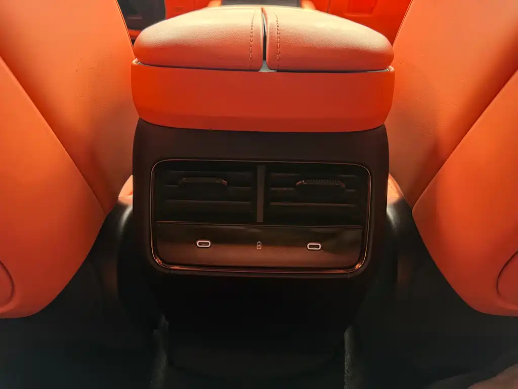 Lynk & Co 10 — миниатюра 35