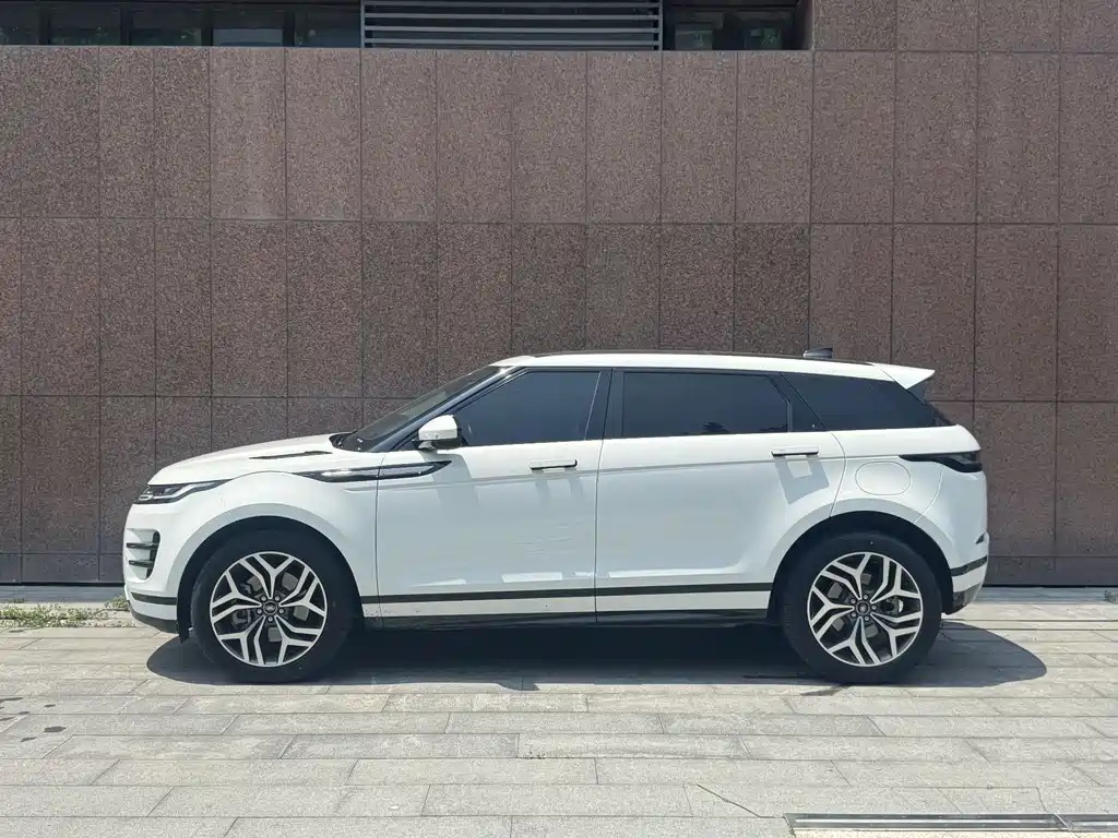 Land Rover Range Rover Evoque 2023 L P300e