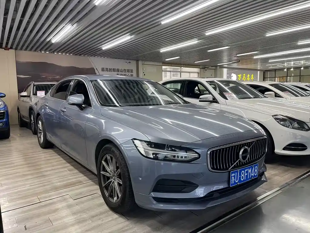 Volvo S90 2018 T4