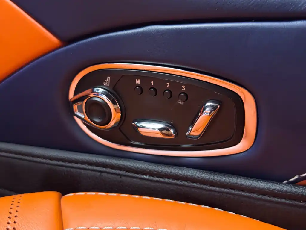 Aston Martin DB11 — миниатюра 24