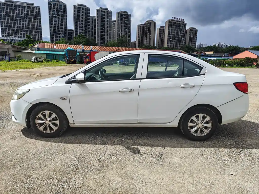 Chevrolet Sail 2015 3 1.3L MT