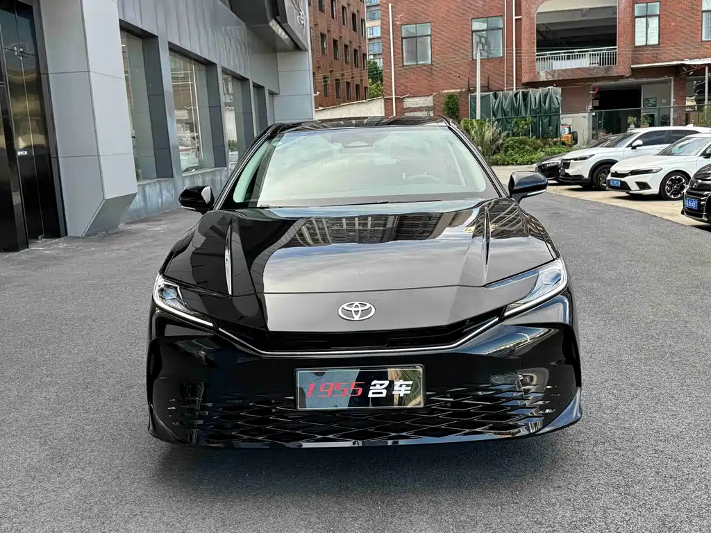 Toyota Camry 2024 2.0GVP Luxury