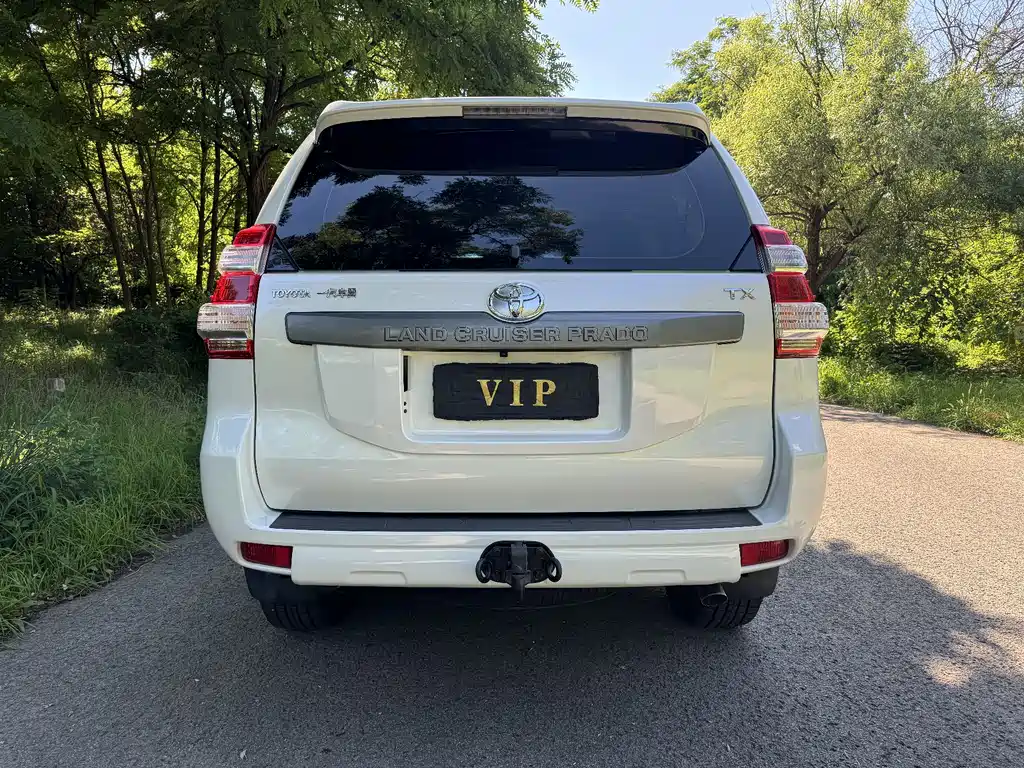 Toyota Land Cruiser Prado 2016 2.7L AT Luxury