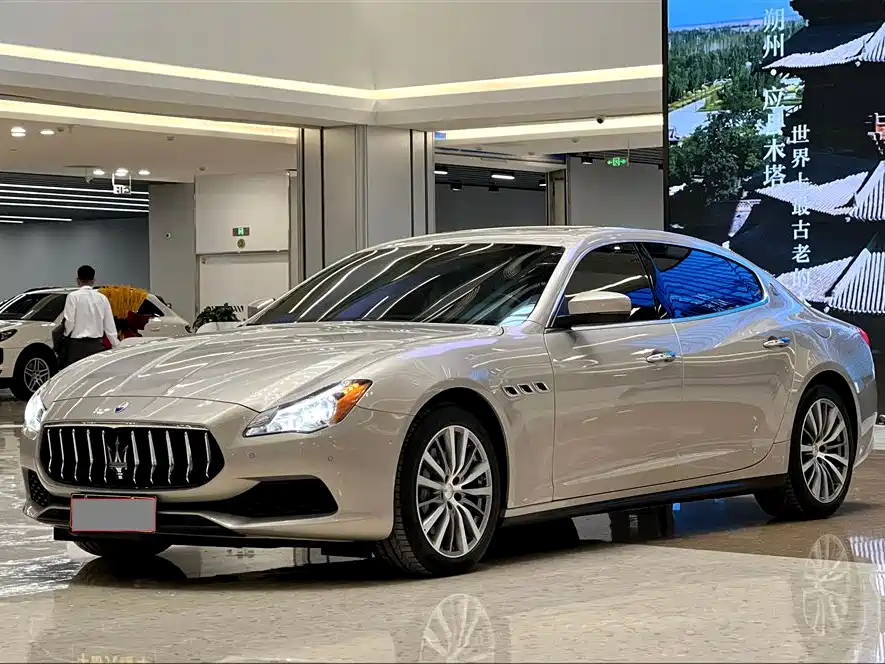Купить Maserati Quattroporte