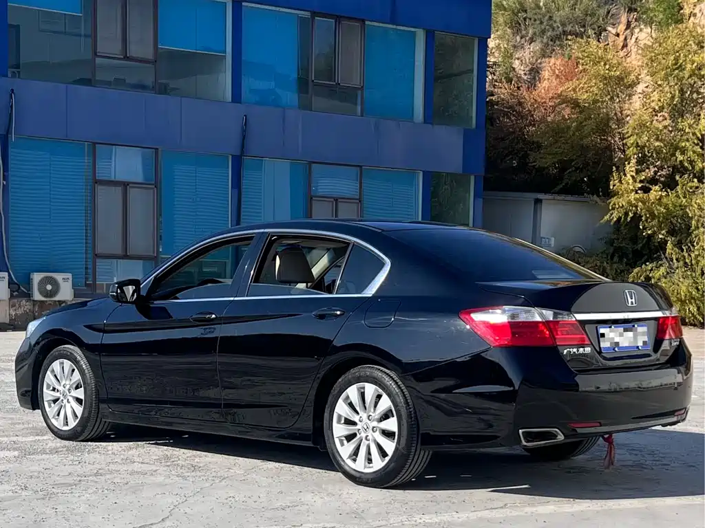 Honda Accord — миниатюра 6