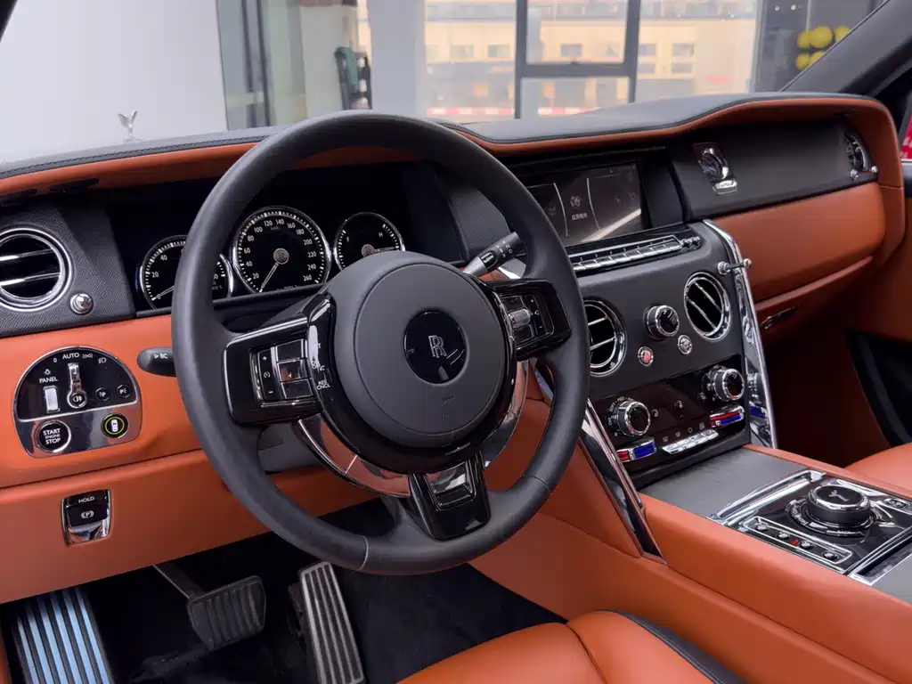 Rolls-Royce Cullinan — миниатюра 18