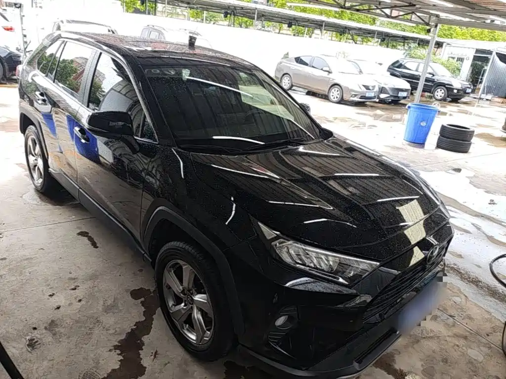 Toyota RAV4 — миниатюра 4