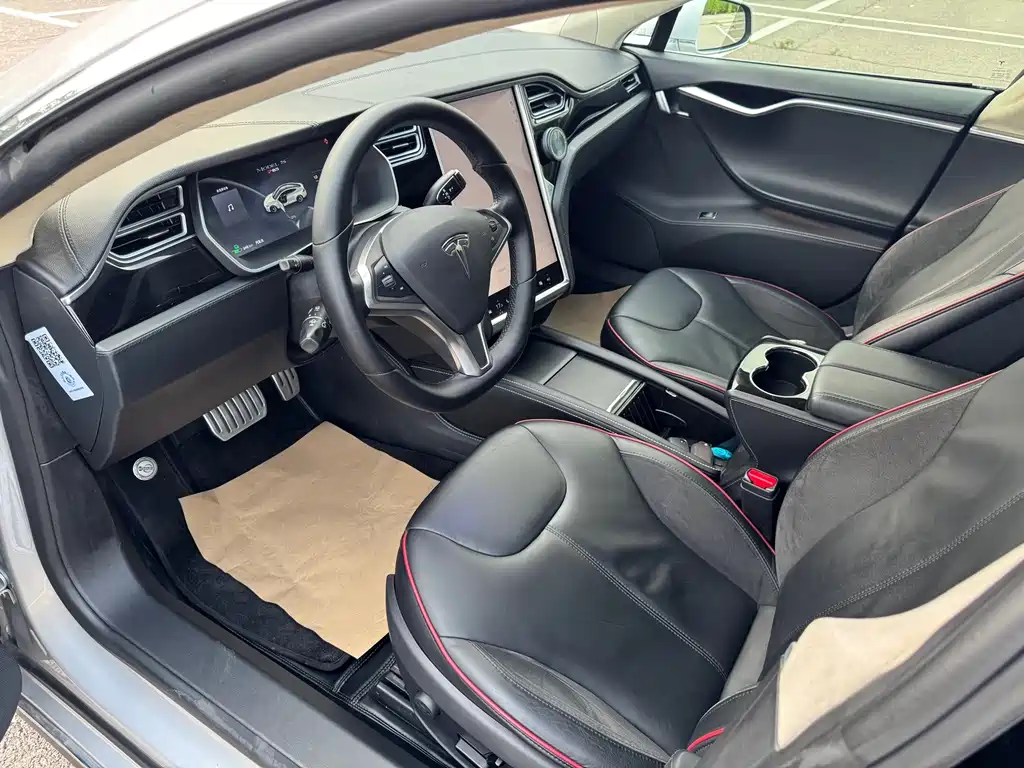 Tesla Model S — миниатюра 9