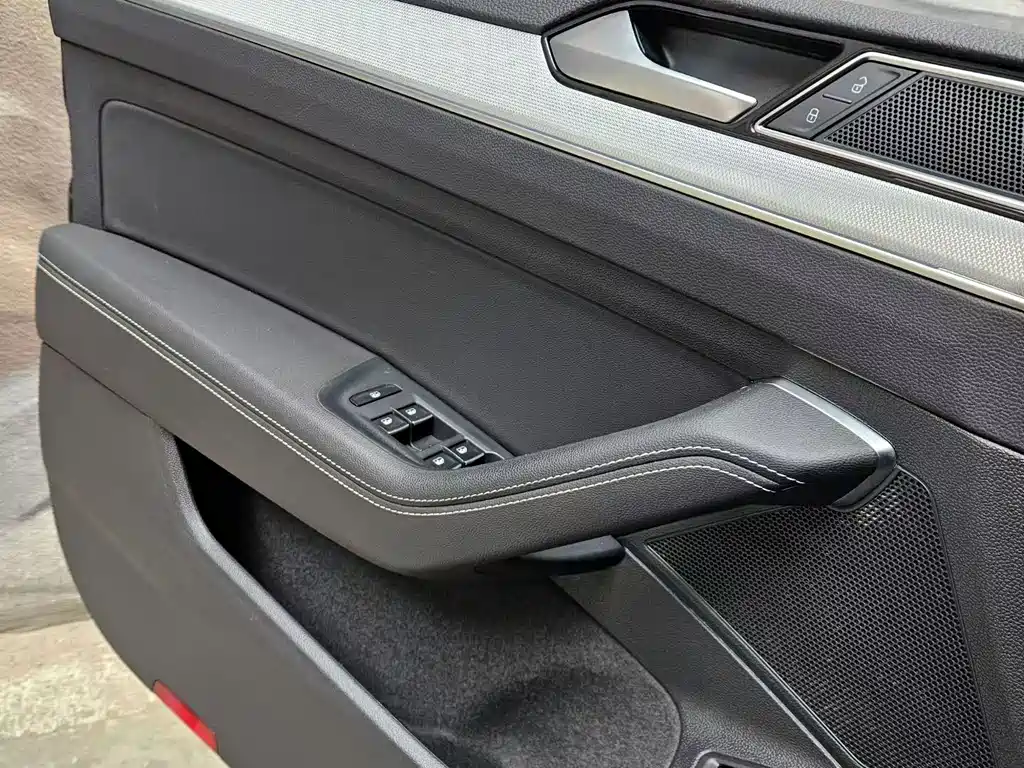 VOLKSWAGEN MAGOTAN GTE PLUG IN HYBRID