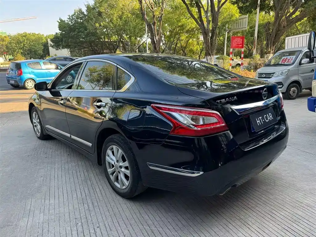 NISSAN TEANA