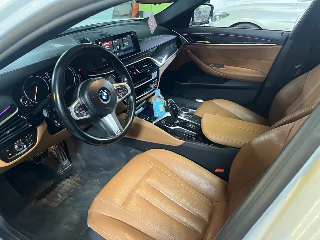 BMW 5 Series — миниатюра 4