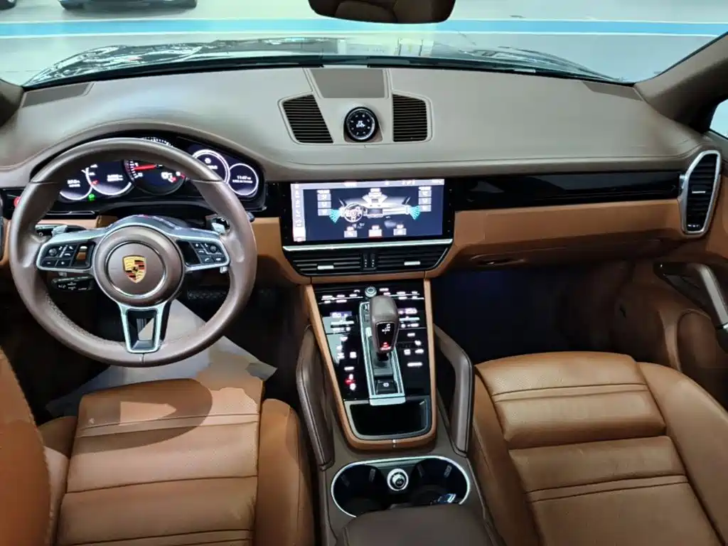 Porsche Cayenne — миниатюра 10