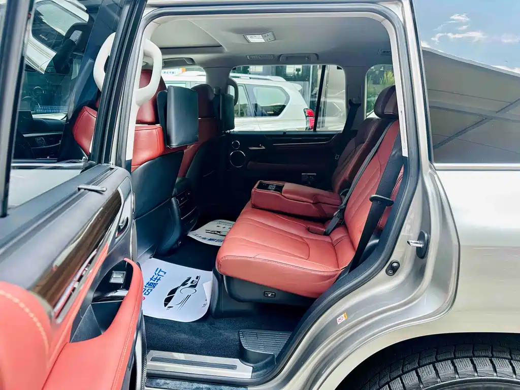 Lexus LX — миниатюра 7