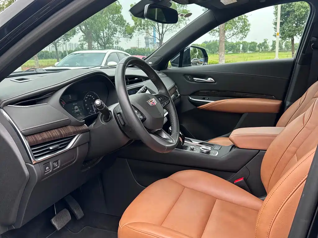 Cadillac XT4 2022 28T Luxury