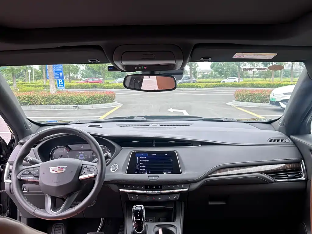 Cadillac XT4 2022 28T Luxury