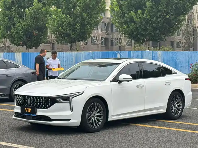 2022 Bestune B70