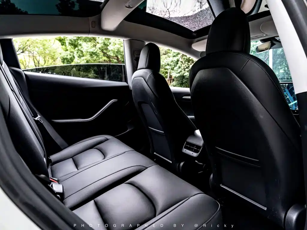 Tesla Model 3 — миниатюра 11