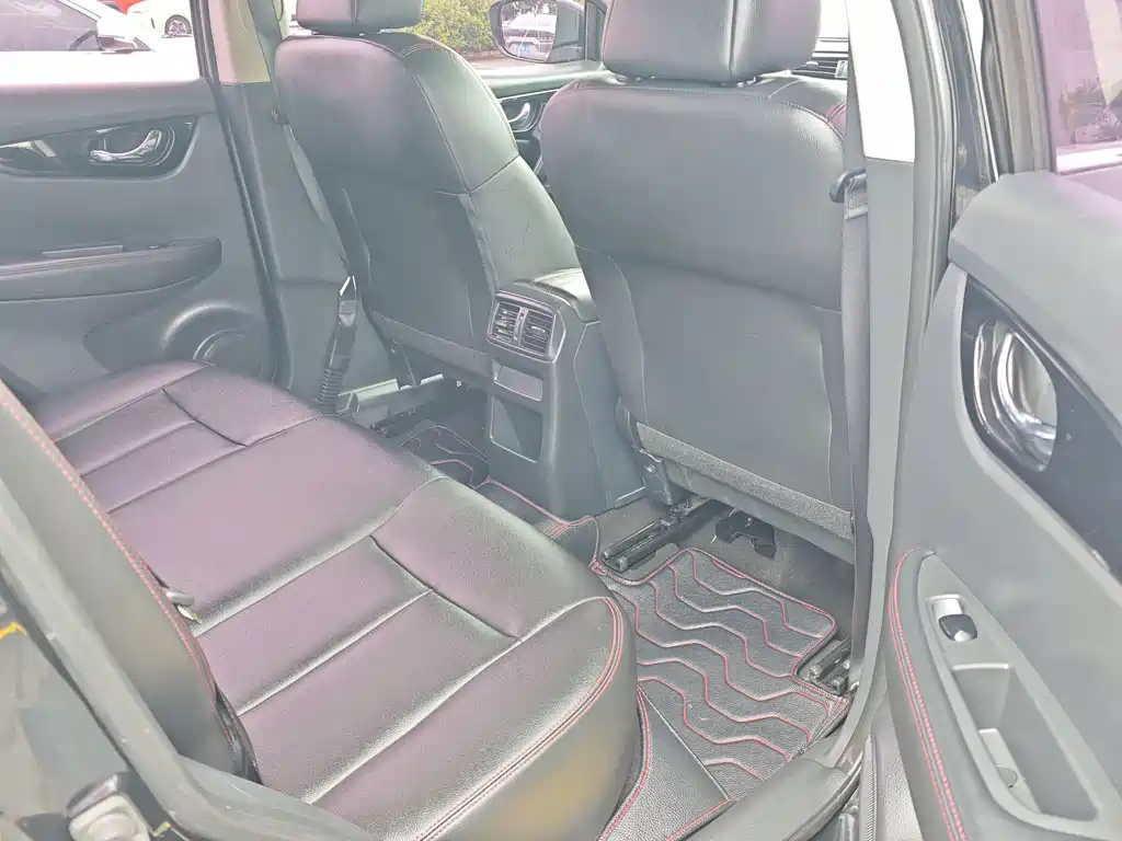 Nissan Qashqai — миниатюра 14