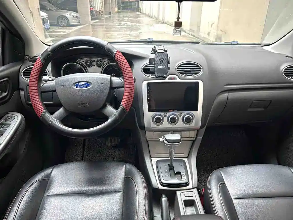 Ford Focus 2013 1.8L AT