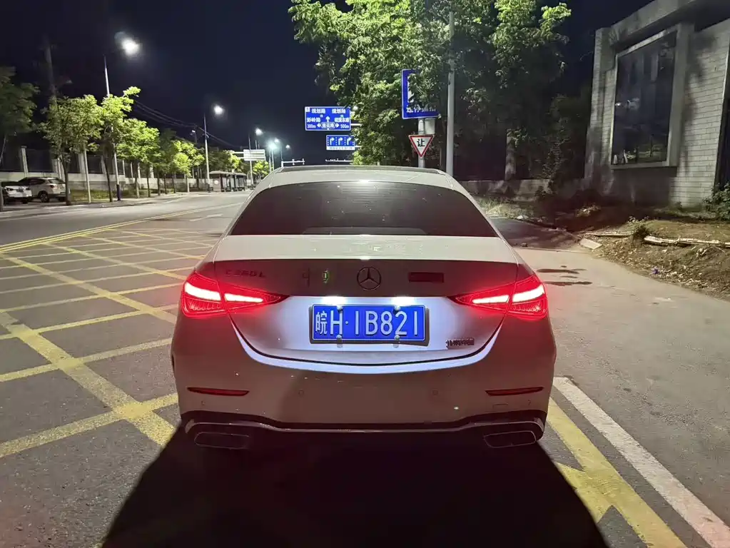 Mercedes-Benz C-Class — миниатюра 8
