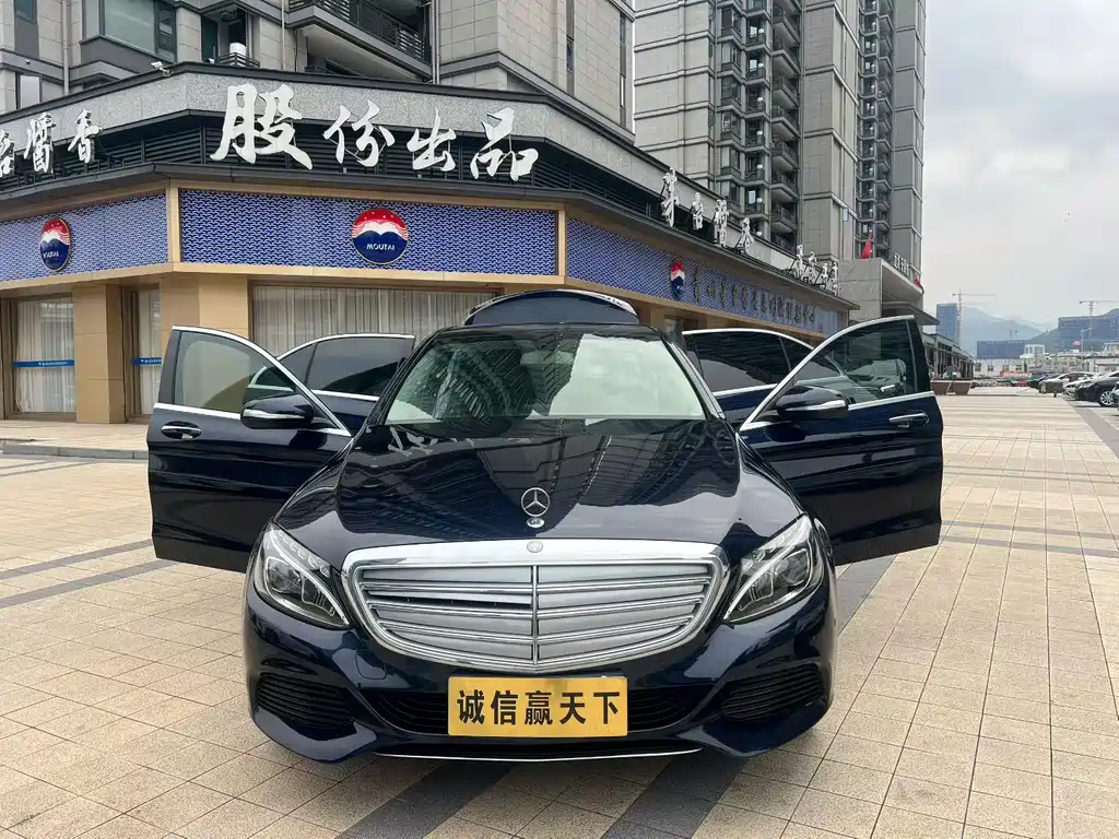 Mercedes-Benz C-Class — миниатюра 2