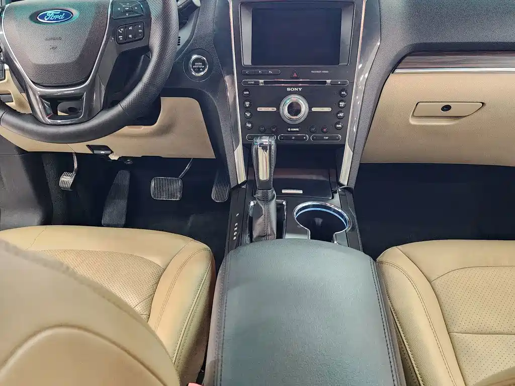 Ford Explorer (Import) — миниатюра 17