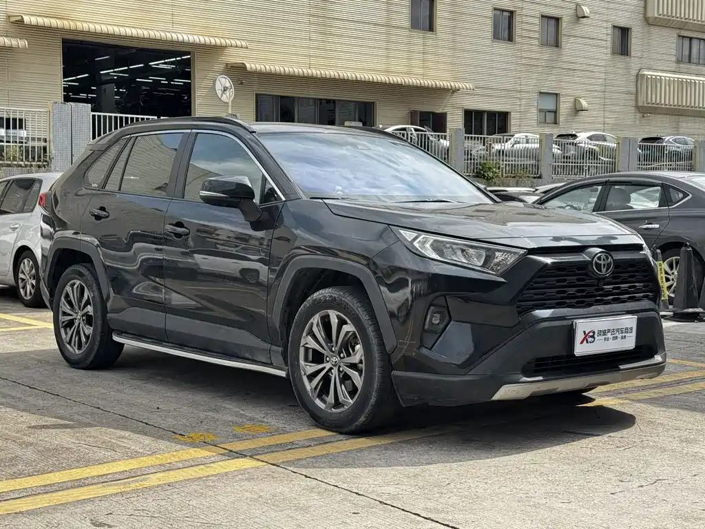 Toyota RAV4 2023 2.0L CVT