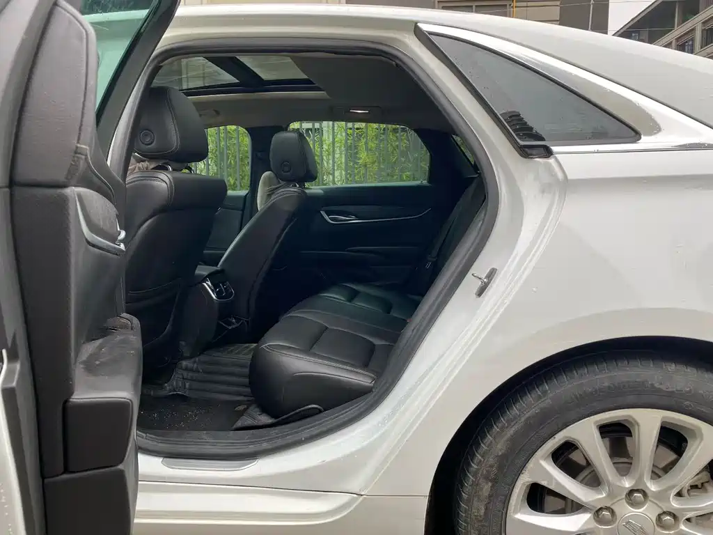 Cadillac XTS 2018 28T