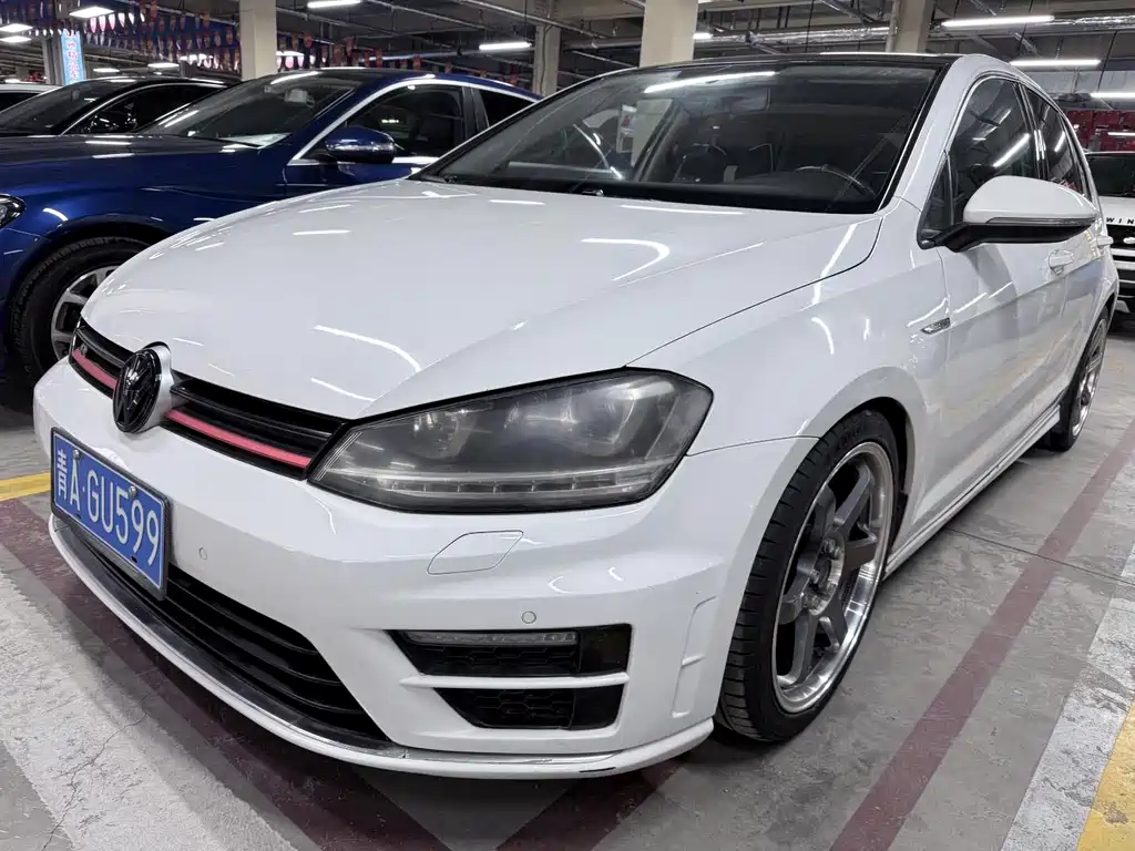 VOLKSWAGEN GOLF