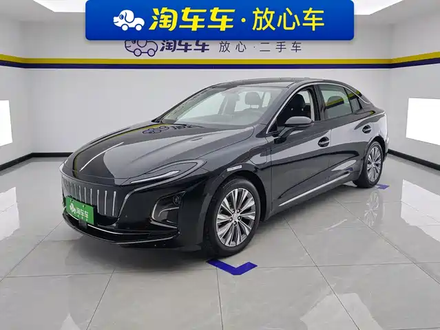 Hongqi E-QM5