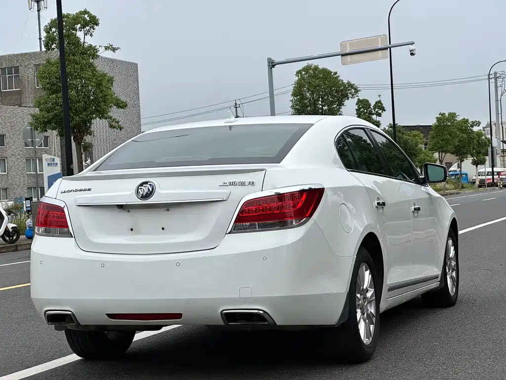 Buick LaCrosse — миниатюра 12