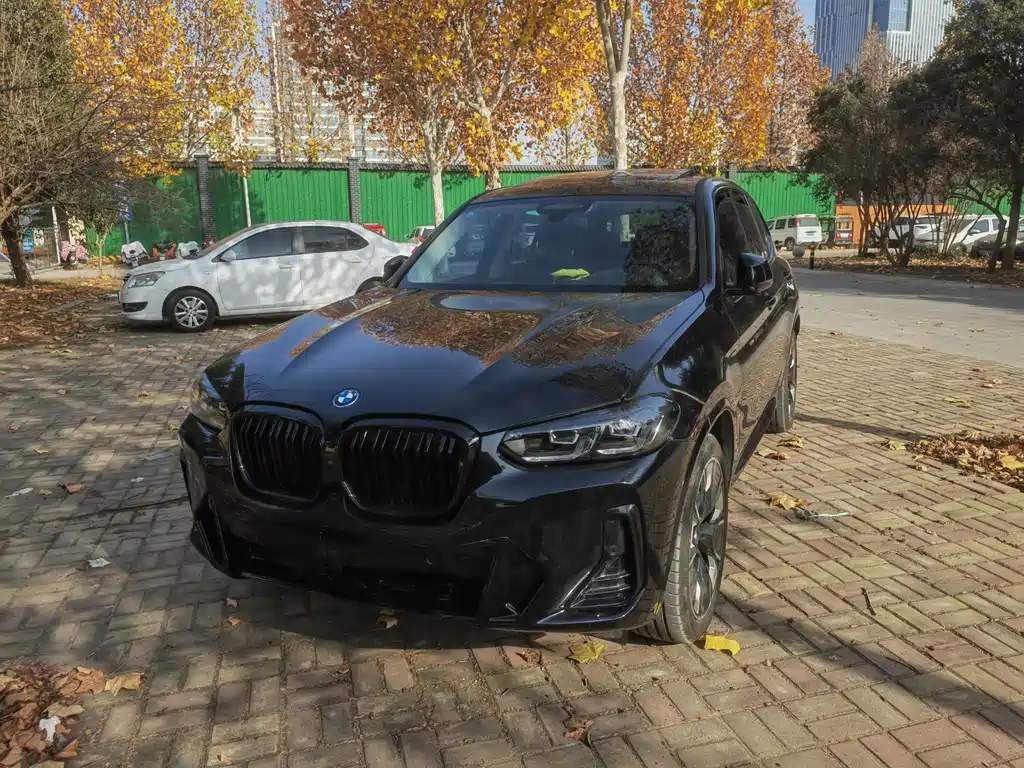 BMW iX3 2023
