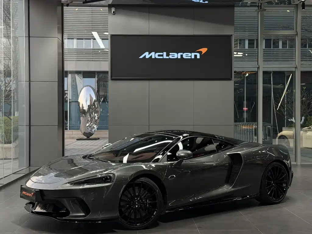McLaren GT