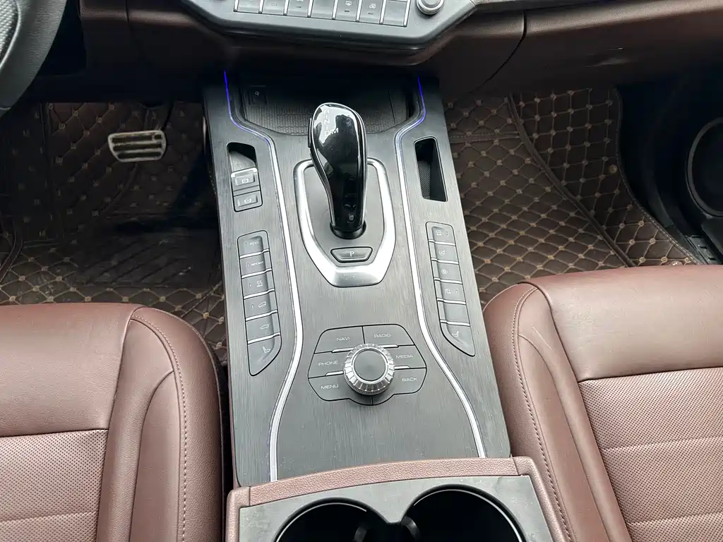 WEI PAI WEI BRAND VV7