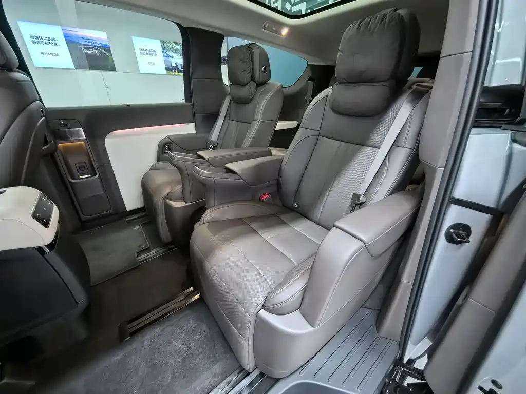 Li Auto Li MEGA — миниатюра 7
