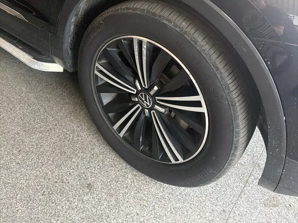 Volkswagen Tiguan L — миниатюра 7
