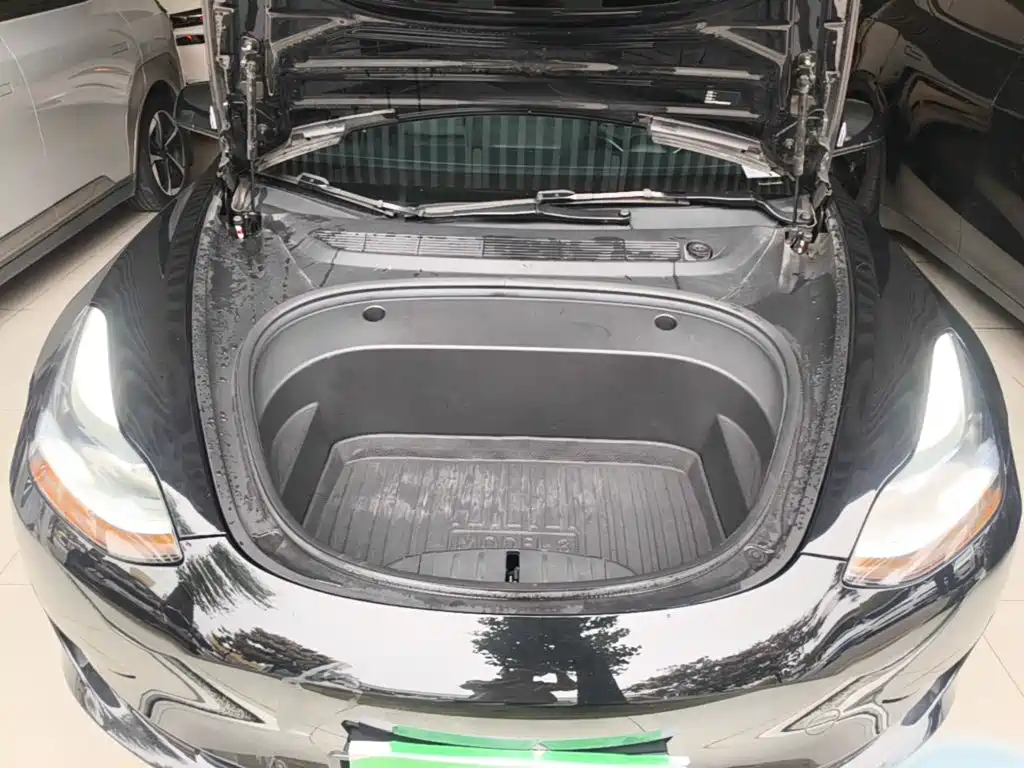 Tesla Model 3 — миниатюра 20