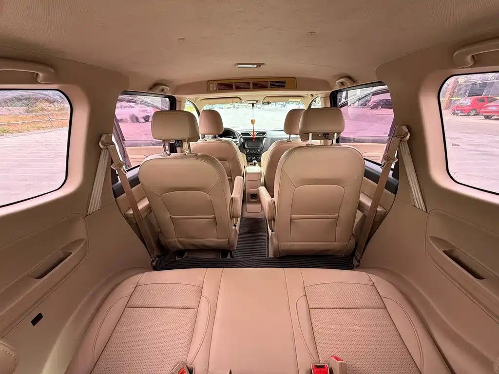 Wuling Hongguang — миниатюра 9