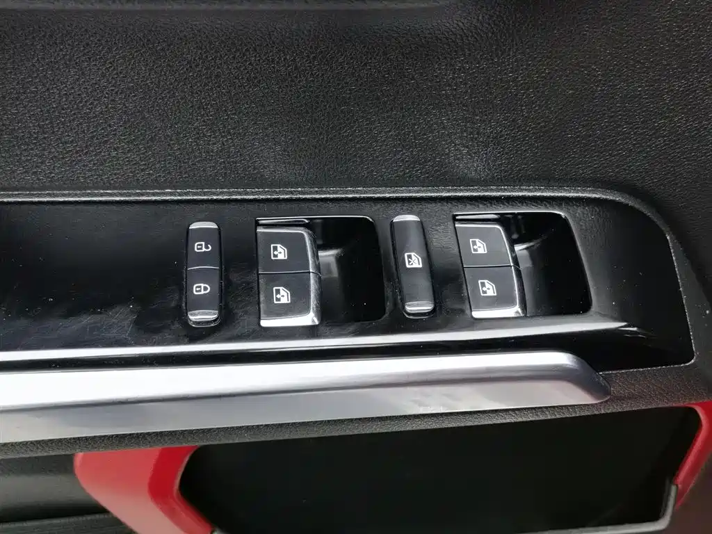 BAIC BJ40 2018 PLUS 2.0T AT