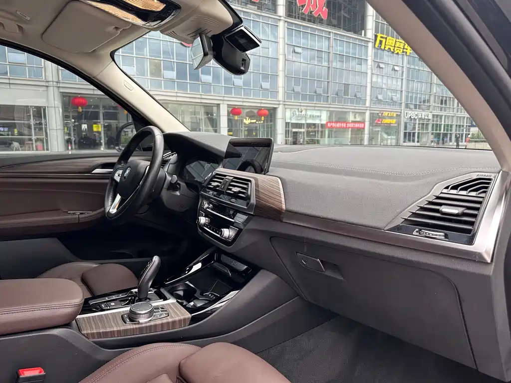 BMW X3 — миниатюра 21