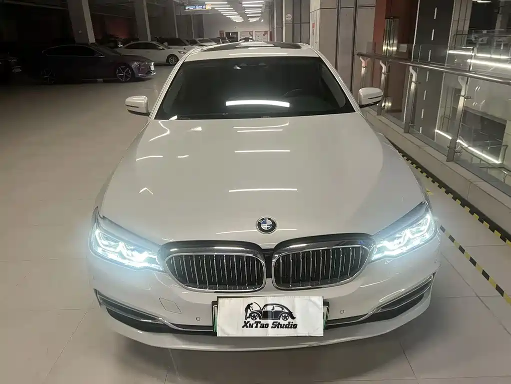 BMW 5 Series New Energy — миниатюра 3