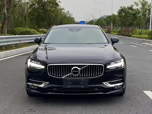 Volvo S — фото 1