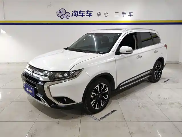 MITSUBISHI OUTLANDER 2020