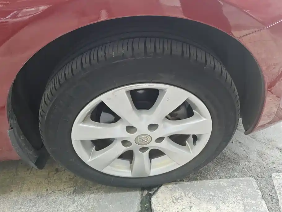 Nissan Tiida — миниатюра 5