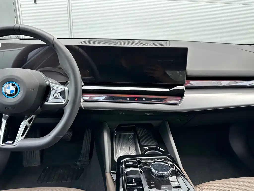 BMW i5 2025 eDrive 35L M Sport